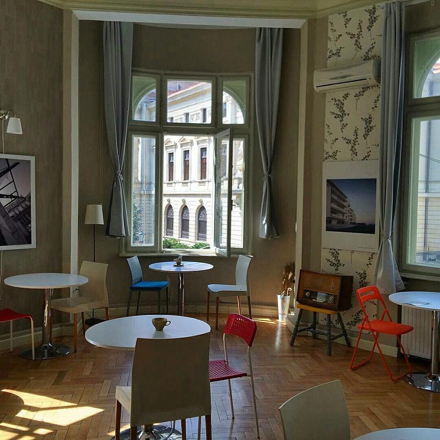 Pura Vida Hub Ostello Bucarest Esterno foto