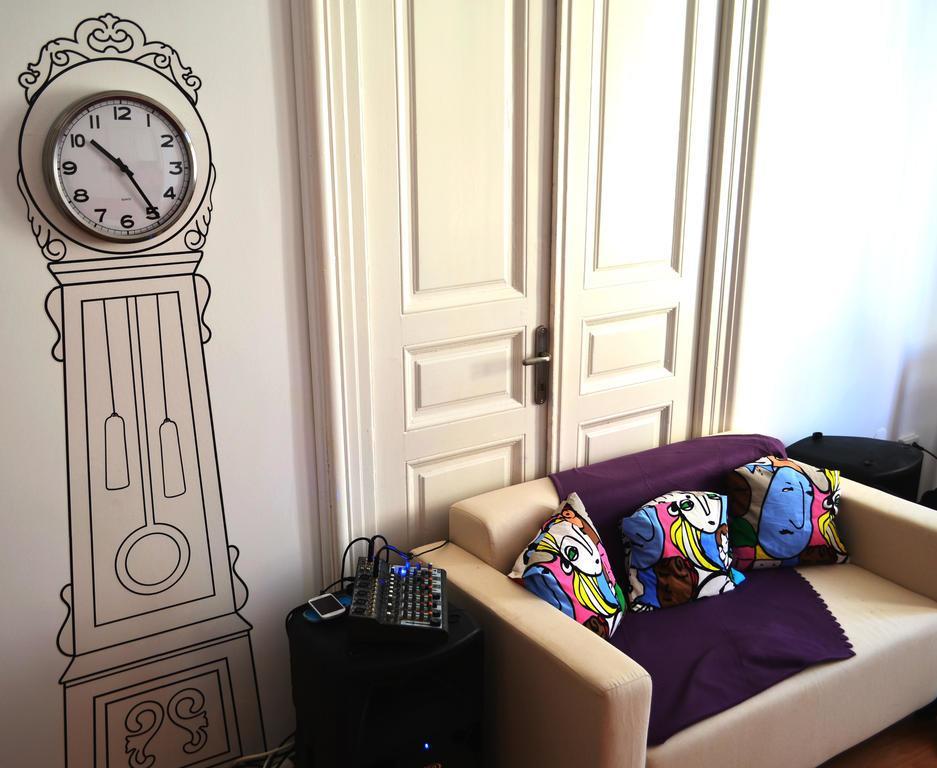 Pura Vida Hub Ostello Bucarest Esterno foto